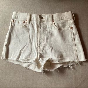 3 for 75$ Gap Distressed Cheeky Denim Shorts, Cream, Size 28